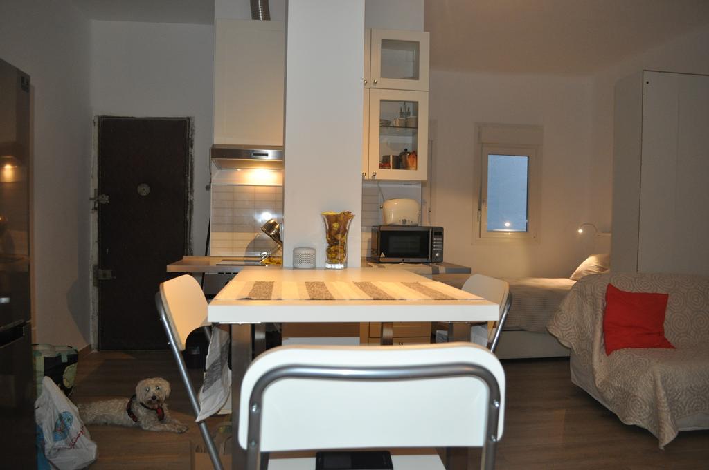 Ferienwohnung Ronda De Segovia Madrid Exterior foto